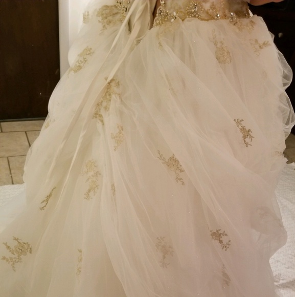Alfred Angelo Disney princess wedding dress - Picture 3 of 4